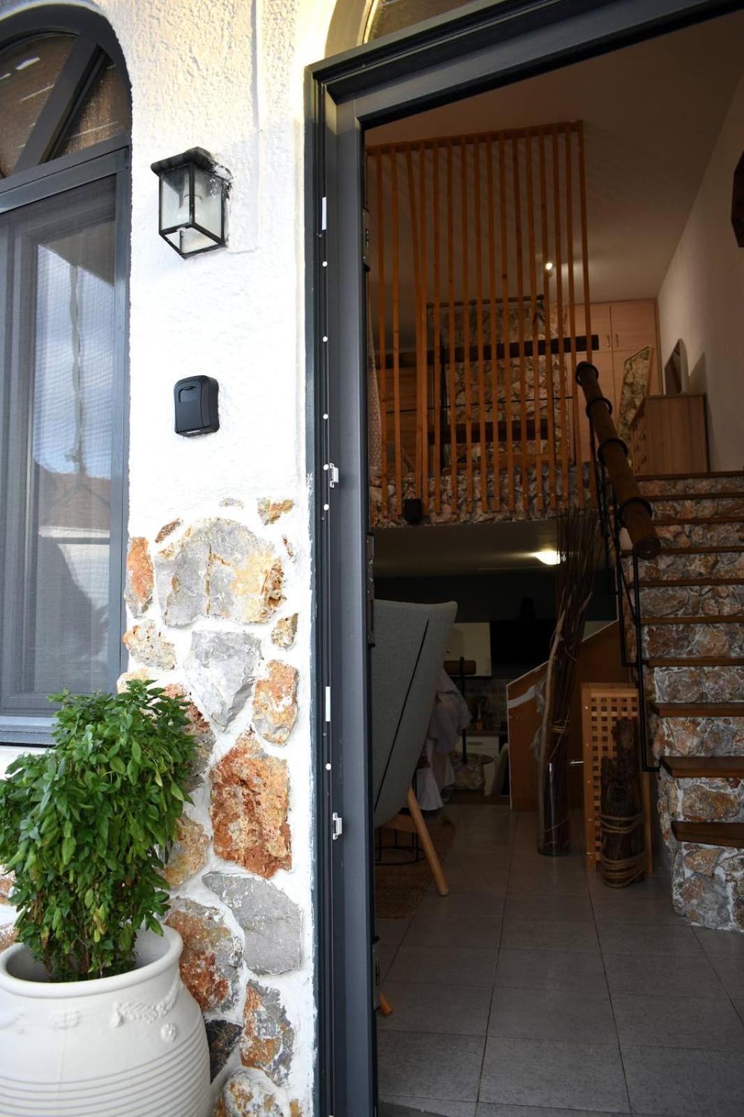 The House On The Rock Apartment Antimachia Exterior photo